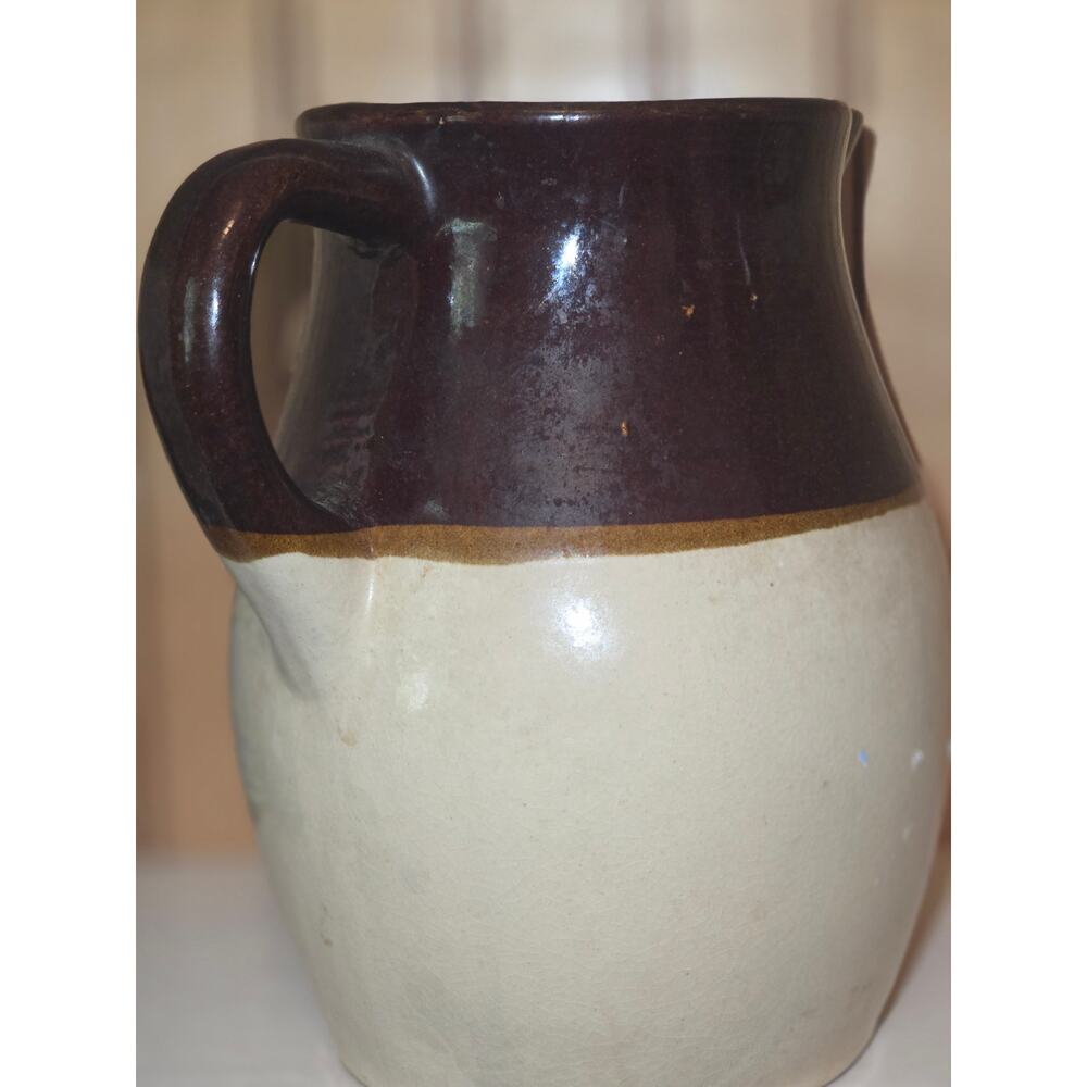 Roseville pitcher, ex vintage condition 1930-40s.Farmhouse vintage kitchen decor